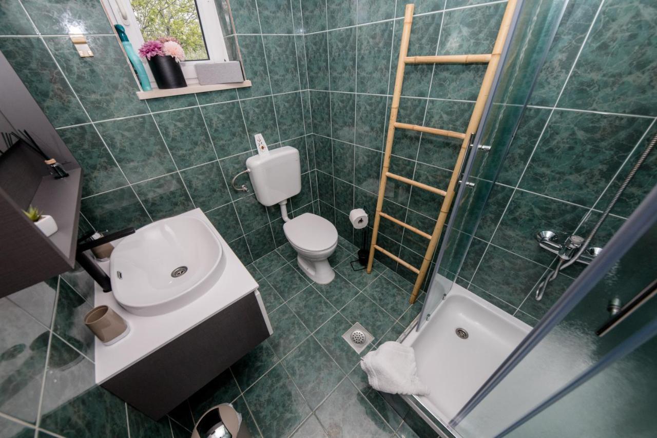 Apartmani Ana & Milo Lopar Exterior foto