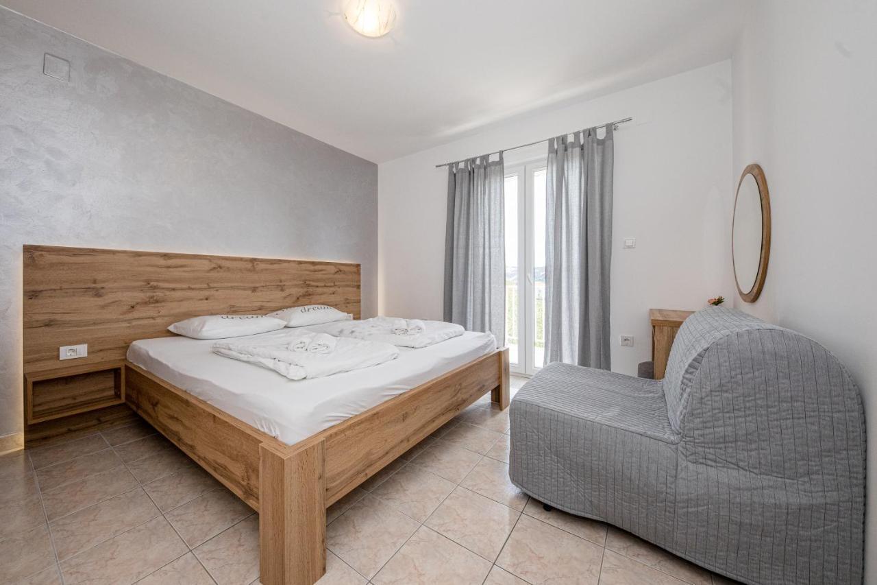 Apartmani Ana & Milo Lopar Exterior foto