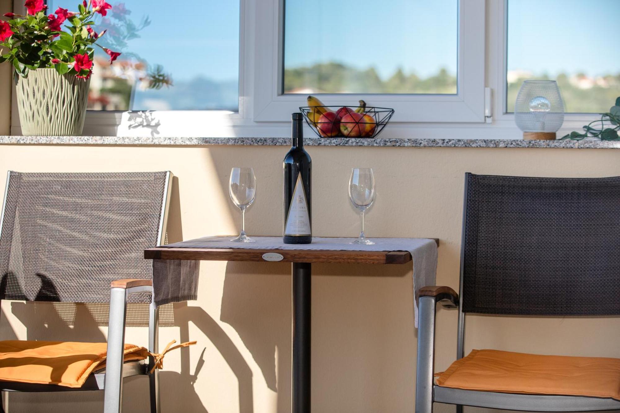 Apartmani Ana & Milo Lopar Zimmer foto